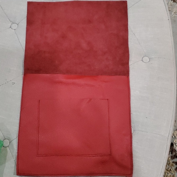 Clutch - Picture 2 of 2